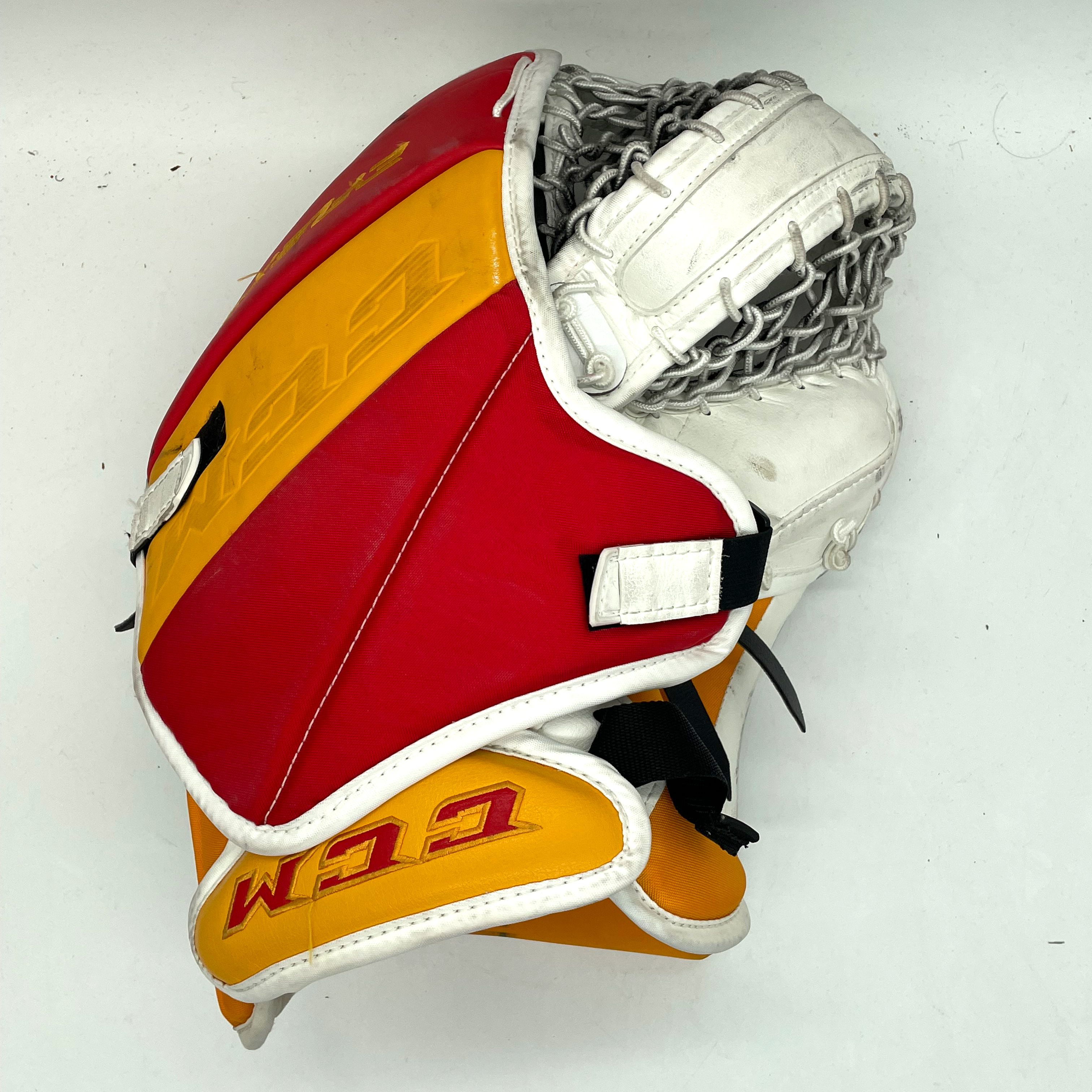 CCM Extreme Flex 5 - Gant de gardien de but Pro Stock d'occasion (blanc/rouge/jaune)